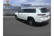 $31897 : Jeep Grand Cherokee L 2024 4 thumbnail