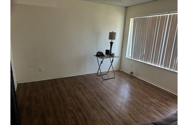 $650 : Se renta sala en apartamento image 3