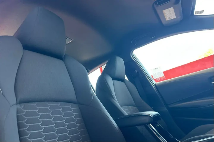 $16200 : Toyota Corolla Hatchback 201 image 8