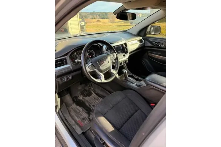 $13699 : GMC Acadia 2017 4x4 SLE-2 4d image 5