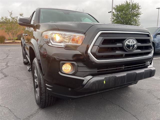 $36895 : PRE-OWNED 2023 TOYOTA TACOMA image 10