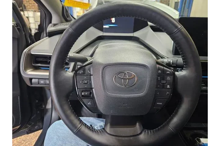 $29000 : Toyota Prius 2024 AWD Limite image 10