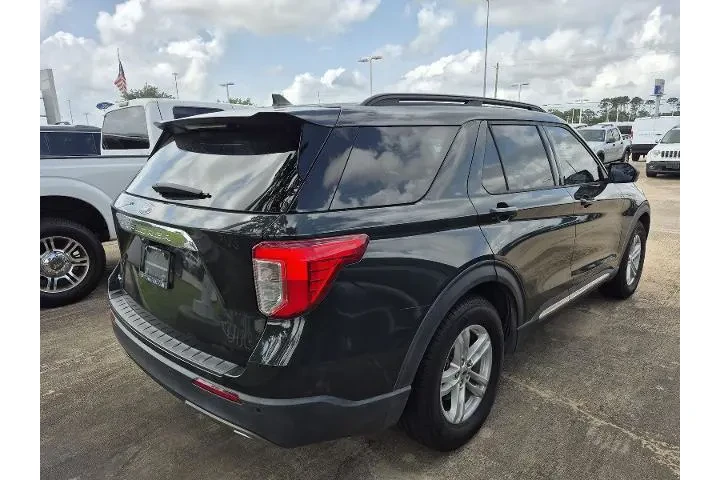 $24206 : Ford Explorer 2022 XLT 4dr S image 3