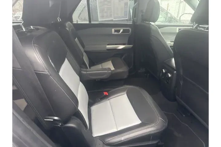 $30382 : Ford Explorer 2022 AWD XLT 4 image 7