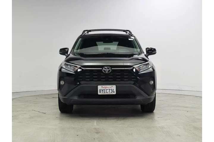 $27998 : Toyota RAV4 2021 XLE Premium image 5