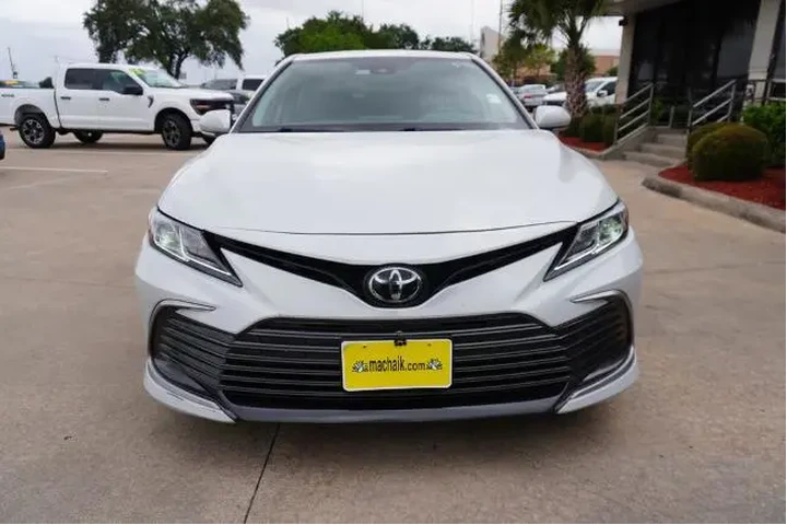 $23725 : Toyota Camry 2023 LE 4dr Sed image 2