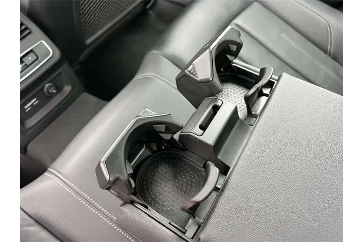 $24504 : Audi A4 2024 AWD quattro S l image 10