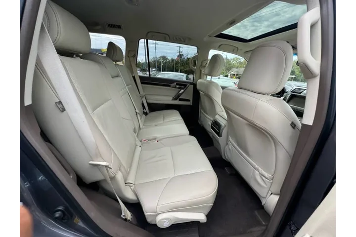 $29495 : 2019 GX 460 image 10