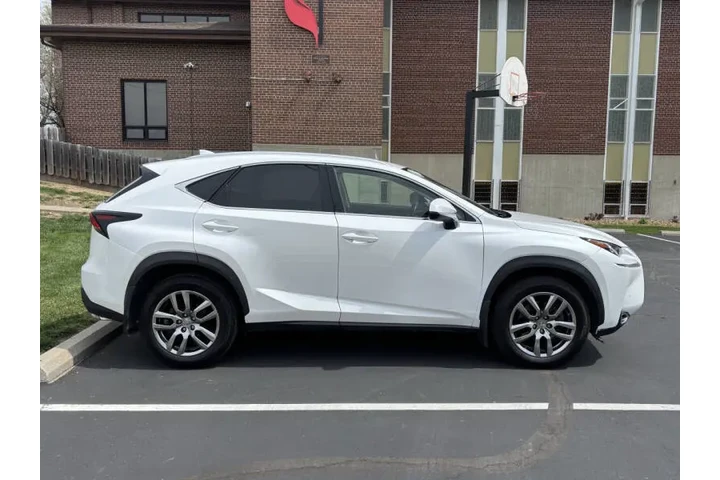 $15999 : 2016 NX 200t image 4