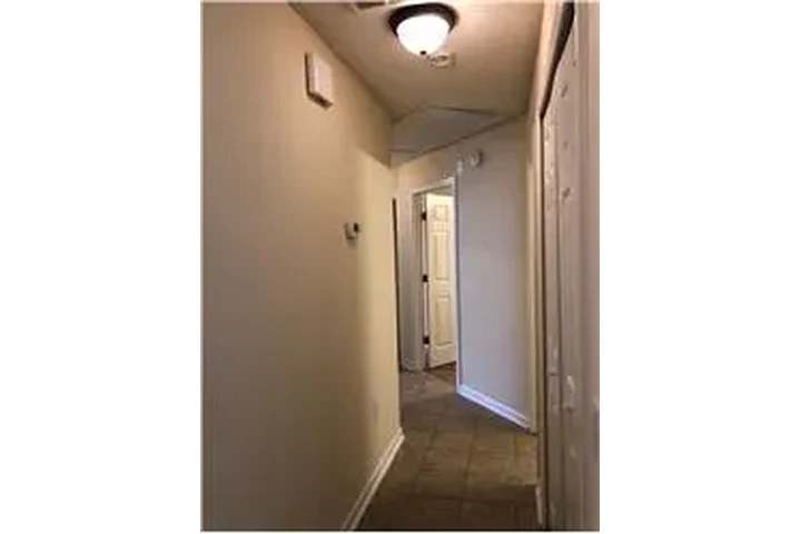 $2400 : Rental property with 4 bedro image 8