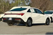 $22990 : Hyundai ELANTRA Hybrid 2025 thumbnail