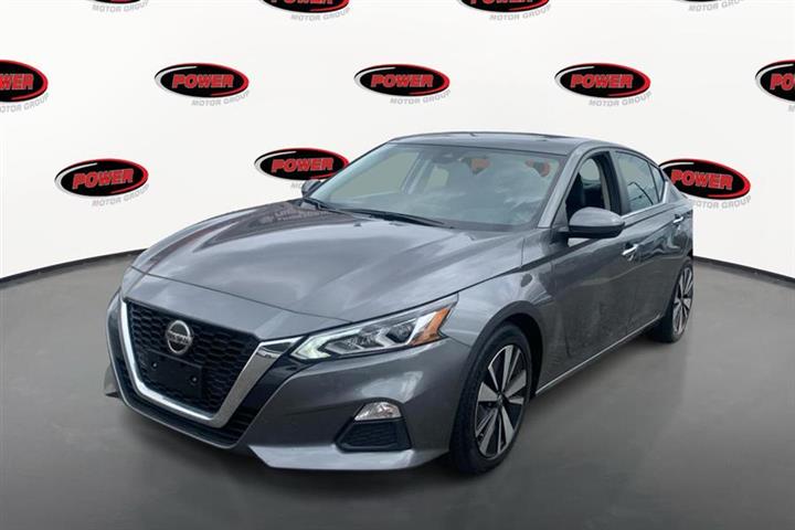 $21995 : Used 2022 Altima 2.5 SV Sedan image 1