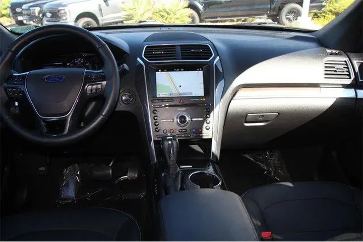 $20623 : Ford Explorer 2018 Limited 4 image 10