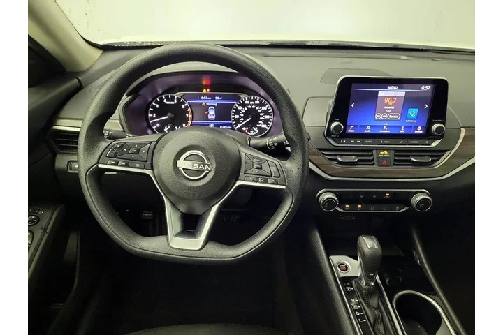 $20998 : Nissan Altima 2024 2.5 SV 4d image 10