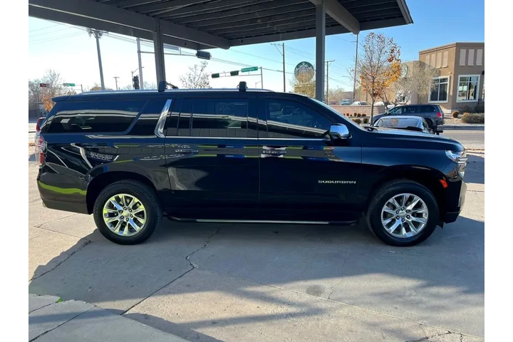 2021 Suburban Premier 4WD image 4