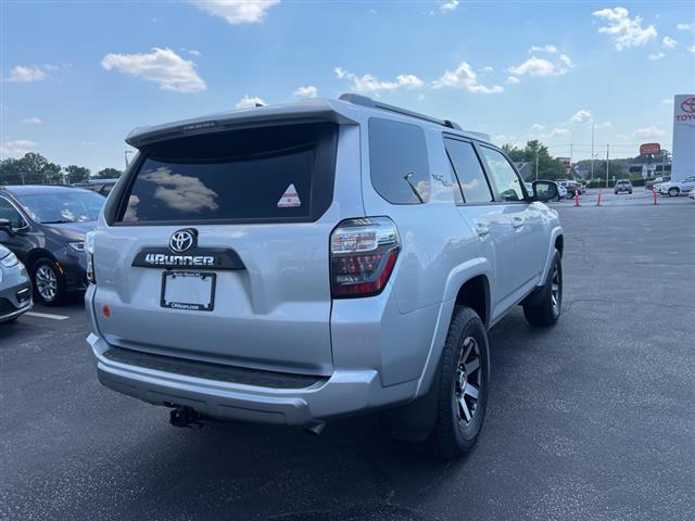 $49899 : PRE-OWNED 2024 TOYOTA 4RUNNER image 7