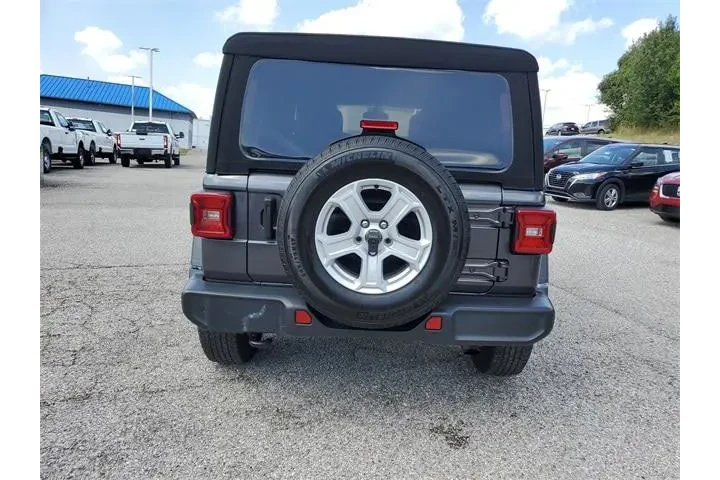 $23487 : Jeep Wrangler Unlimited 2021 image 5