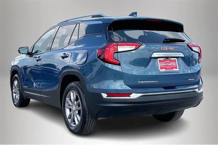 GMC Terrain 2024 AWD SLT 4dr image 4