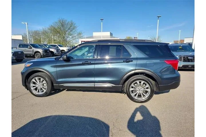 $32718 : Ford Explorer 2023 AWD XLT 4 image 2