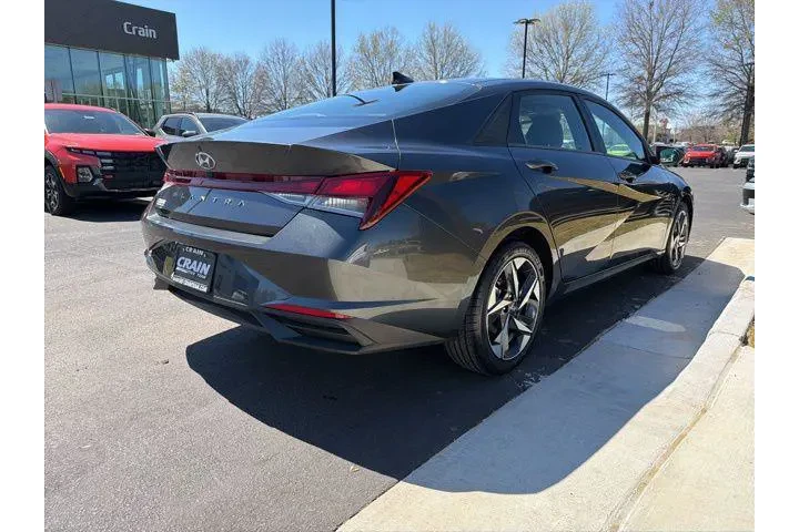 $19843 : Hyundai ELANTRA 2023 SEL 4dr image 7