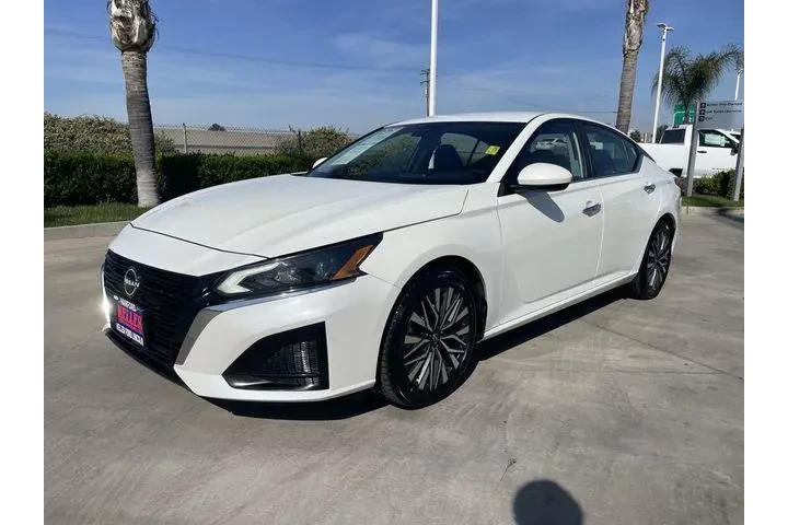 $19250 : Nissan Altima 2023 2.5 SV 4d image 4