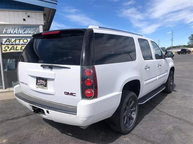 $10995 : 2008 GMC YUKON XL 15002008 GM image 3