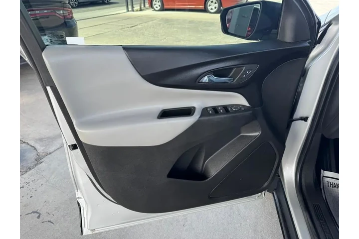 2022 Equinox LS 2WD image 10