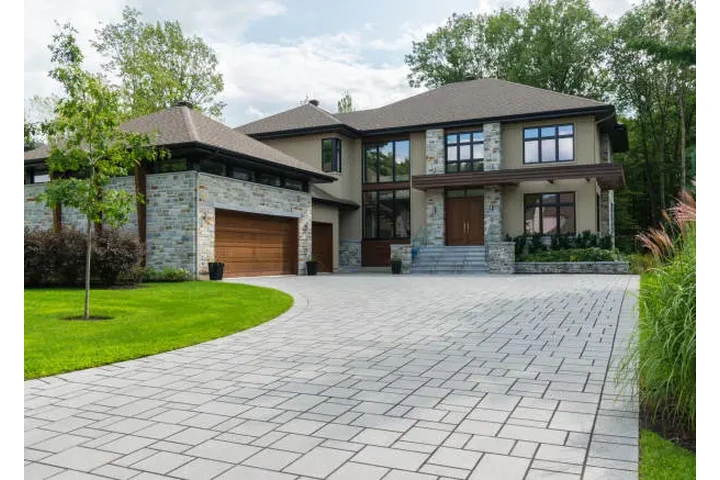 Build a Custom Home image 1