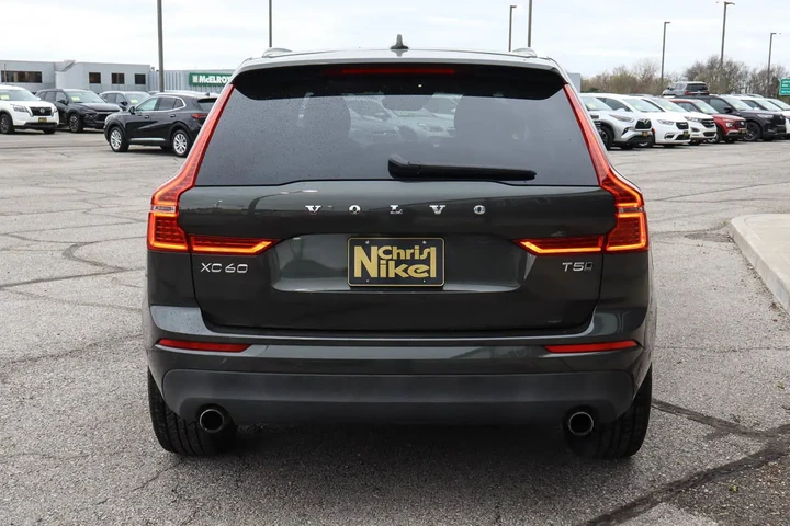 $17949 : 2019 XC60 T5 AWD Momentum image 5