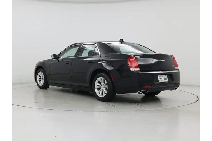 $22998 : Chrysler 300 2023 Touring 4d image 2
