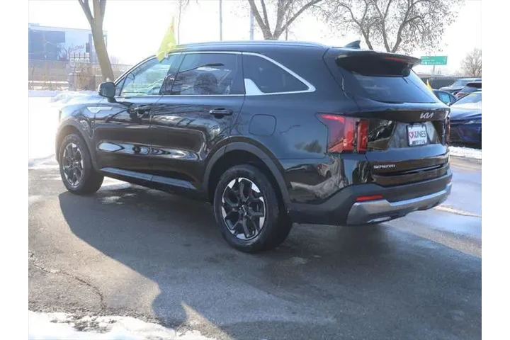 $26677 : Kia Sorento 2024 AWD S 4dr S image 6