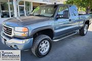 2006 GMC Sierra 2500HD SLT 4WD thumbnail