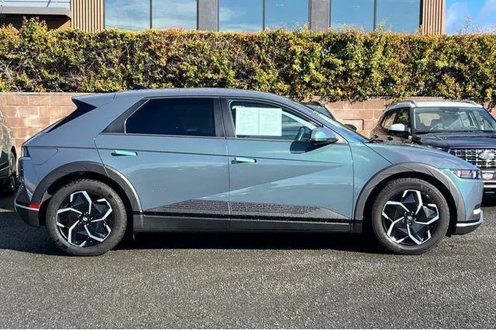 $24690 : Hyundai IONIQ 5 2024 SEL 4dr image 3