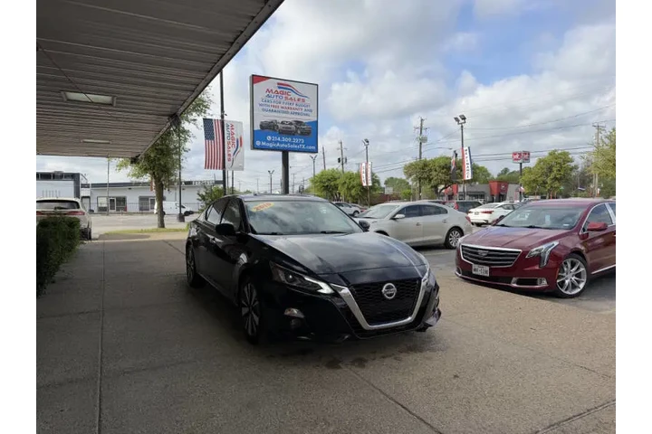 $16999 : 2019 Altima 2.5 SL image 3