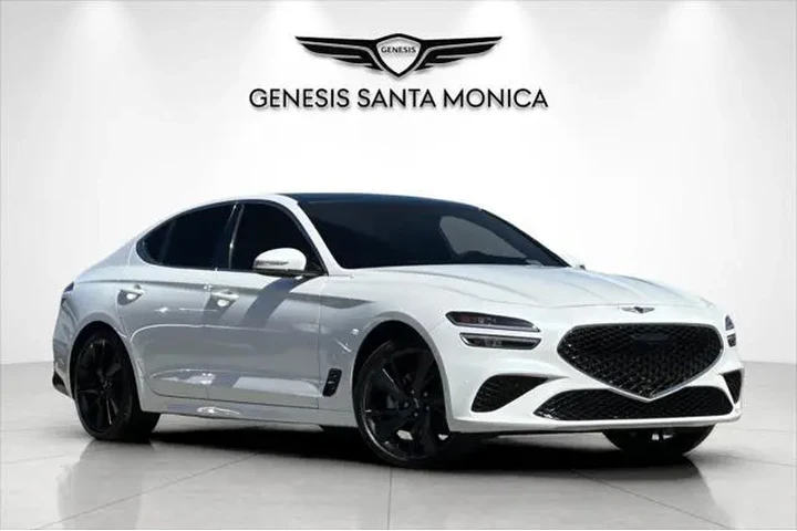 $30778 : Genesis G70 2023 2.0T 4dr Se image 2