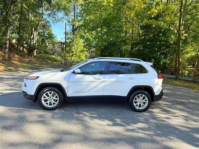 $8995 : 2016 JEEP CHEROKEE2016 JEEP C image 9