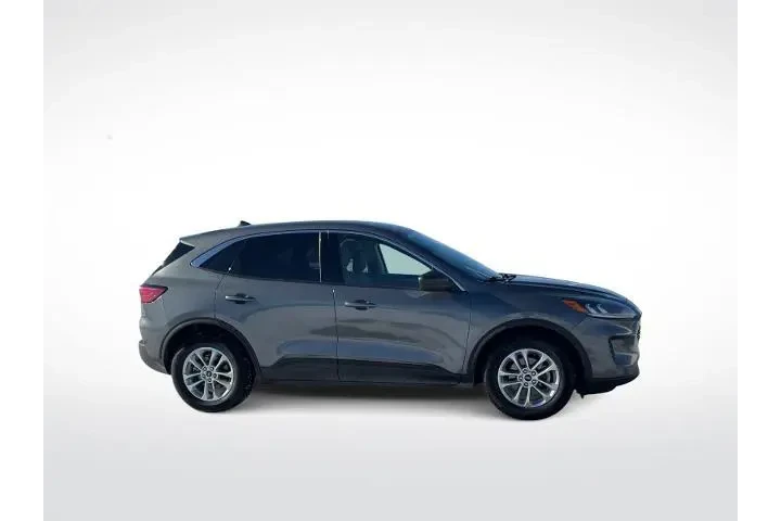$15495 : Ford Escape 2022 SE 4dr SUV image 2