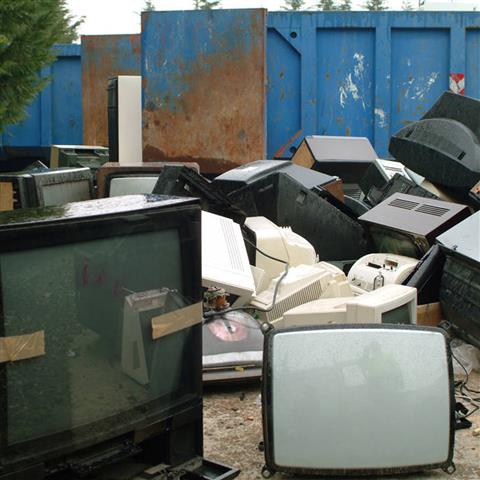 Oscar e-waste removal image 3