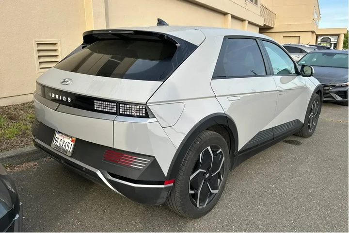 $24990 : Hyundai IONIQ 5 2024 SEL 4dr image 5