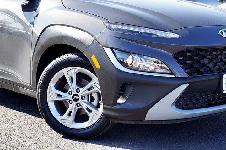 $18520 : Hyundai KONA 2023 SEL 4dr Cr image 4