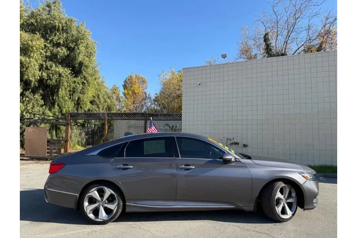 $22995 : 2018 Accord Touring image 6