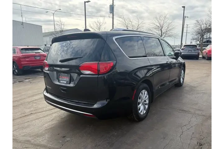 $19995 : 2019 PACIFICA image 3