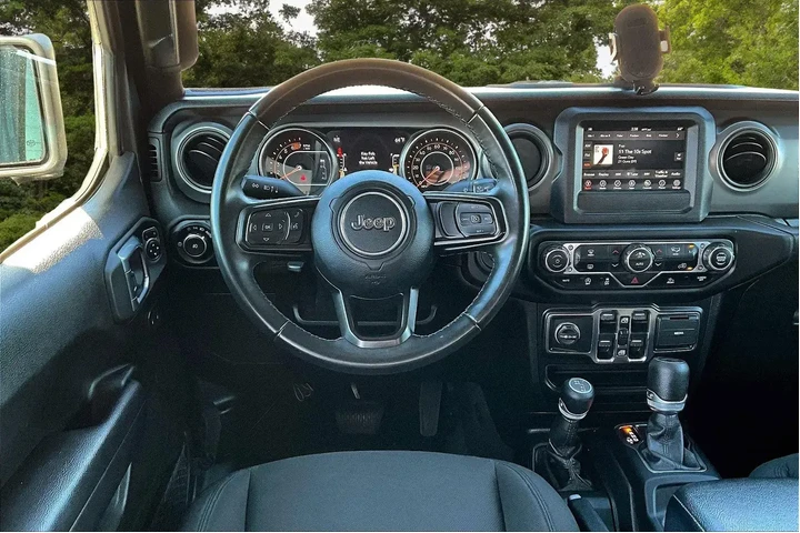 $28600 : Jeep Wrangler Unlimited 2021 image 8