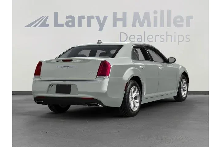 Chrysler 300 2016 Limited 4d image 2