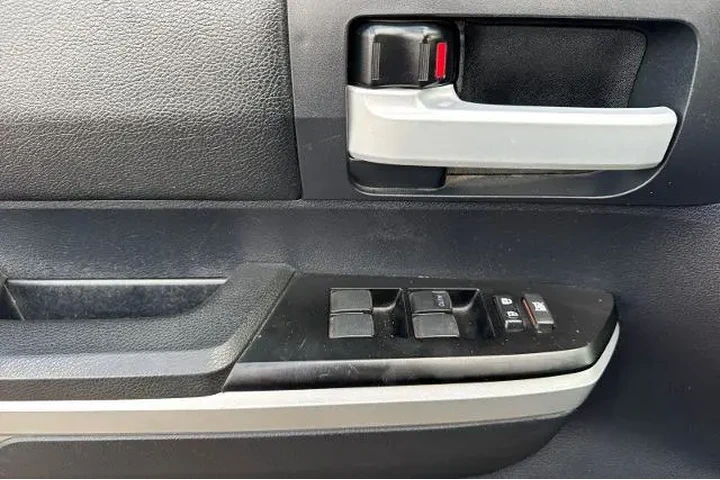 $24995 : Toyota Tundra 2016 4x4 SR5 4 image 10