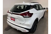 $17980 : Nissan Kicks 2023 SR 4dr Cro thumbnail