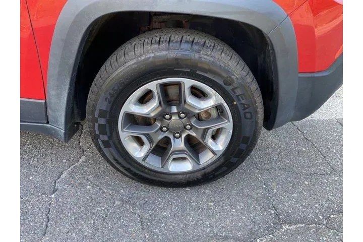 $11998 : Jeep Cherokee 2019 4x4 Trail image 9