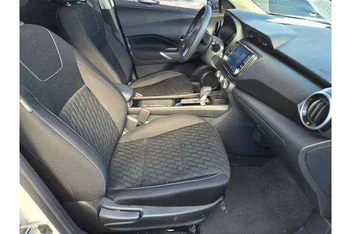 $19991 : Nissan Kicks 2023 SV 4dr Cro image 3