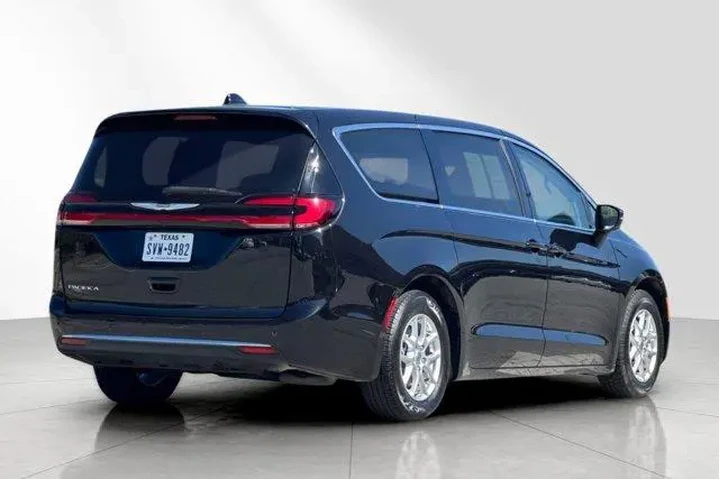 $22215 : Chrysler Pacifica 2023 Touri image 4