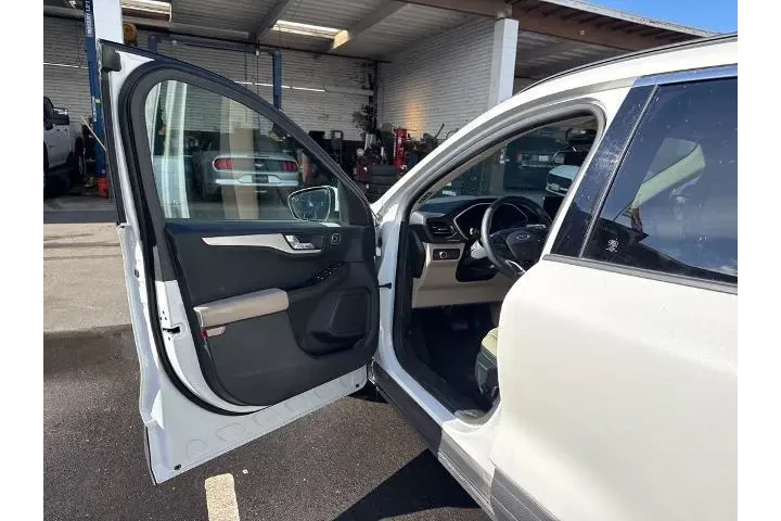 $18763 : Ford Escape 2020 SEL 4dr SUV image 7